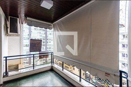 Apartamento à venda com 237m², 4 quartos e 2 vagasVaranda da Sala 