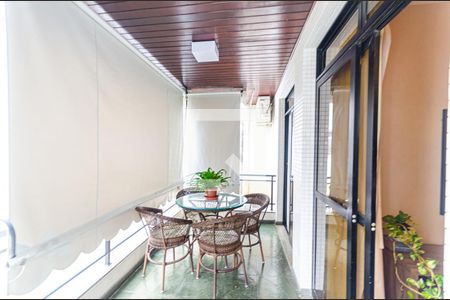 Apartamento à venda com 237m², 4 quartos e 2 vagasVaranda da Suite 1