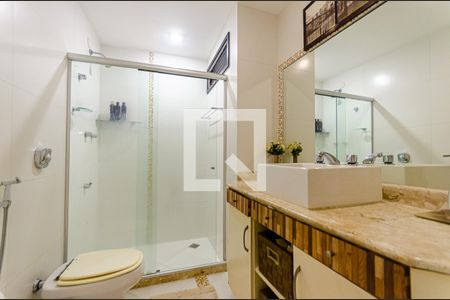 Apartamento à venda com 237m², 4 quartos e 2 vagasBanheiro da Suíte 2