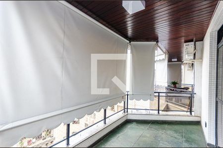 Apartamento à venda com 237m², 4 quartos e 2 vagasVaranda da Sala 