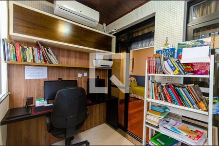 Apartamento à venda com 237m², 4 quartos e 2 vagasQuarto 4