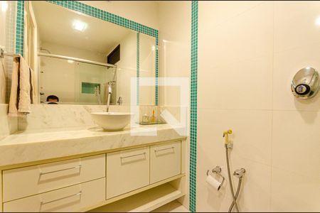 Apartamento à venda com 237m², 4 quartos e 2 vagasBanheiro da Suite 3