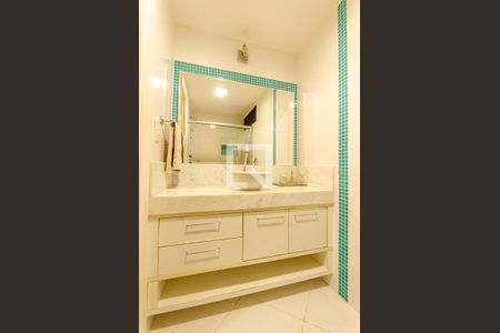 Apartamento à venda com 237m², 4 quartos e 2 vagasBanheiro da Suite 3