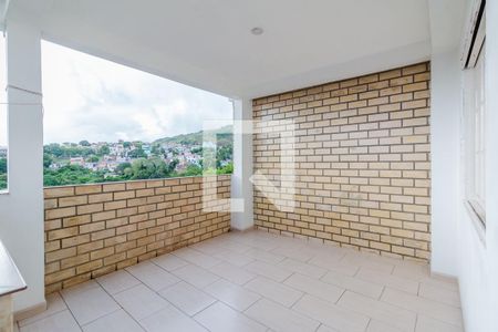 Varanda de casa à venda com 3 quartos, 400m² em Partenon, Porto Alegre