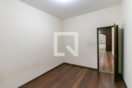 Quarto 1 de casa à venda com 3 quartos, 210m² em Camargos, Belo Horizonte