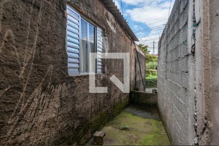 Casa à venda com 60m², 2 quartos e 2 vagas Casa à venda com 60m², 2 quartos e 2 vagasQuintal