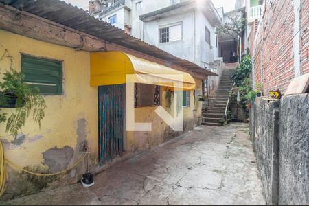Casa à venda com 60m², 2 quartos e 2 vagas Casa à venda com 60m², 2 quartos e 2 vagasQuintal