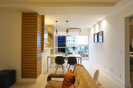 Sala de apartamento à venda com 1 quarto, 60m² em Barra da Tijuca, Rio de Janeiro