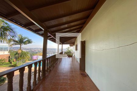 Casa à venda com 340m², 4 quartos e 3 vagasSacada da Sala 2