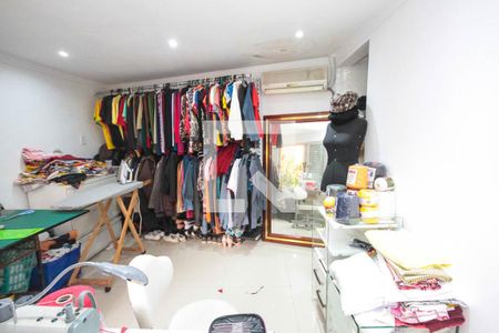 Casa à venda com 280m², 3 quartos e 2 vagas Casa à venda com 280m², 3 quartos e 2 vagasQuarto de Serviço