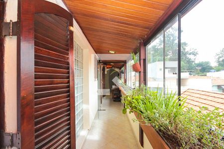 Casa à venda com 280m², 3 quartos e 2 vagas Casa à venda com 280m², 3 quartos e 2 vagasvaranda