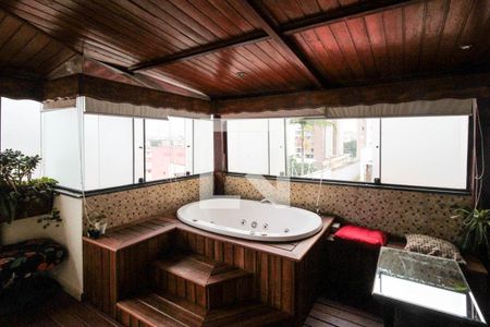 Casa à venda com 280m², 3 quartos e 2 vagas Casa à venda com 280m², 3 quartos e 2 vagasBanheira da Suite