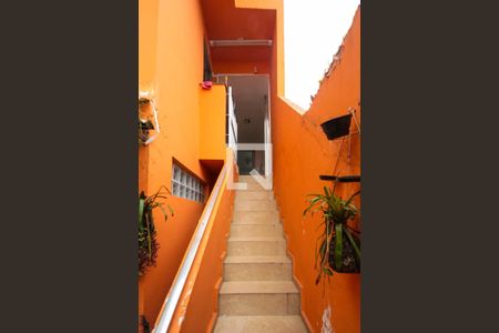 Casa à venda com 280m², 3 quartos e 2 vagas Casa à venda com 280m², 3 quartos e 2 vagasEscada