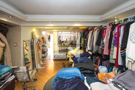 Casa à venda com 280m², 3 quartos e 2 vagas Casa à venda com 280m², 3 quartos e 2 vagasQuarto da edicula