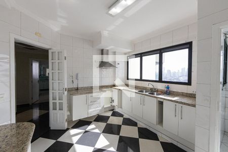 Apartamento para alugar com 130m², 3 quartos e 3 vagas Apartamento para alugar com 130m², 3 quartos e 3 vagasCozinha