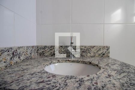 Apartamento à venda com 45m², 2 quartos e 1 vaga Apartamento à venda com 45m², 2 quartos e 1 vagaBanheiro