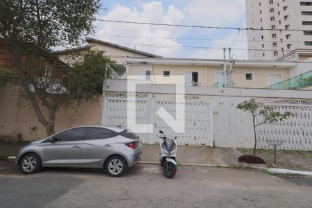 Casa para alugar com 112m², 3 quartos e 2 vagas Casa para alugar com 112m², 3 quartos e 2 vagasFachada