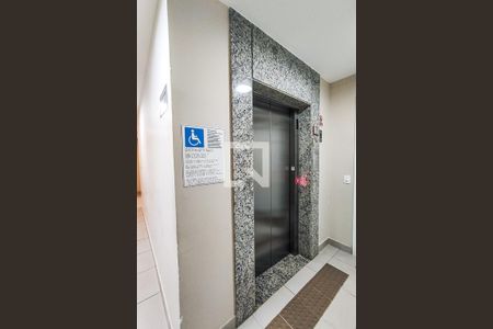Apartamento à venda com 42m², 2 quartos e sem vagaÁrea Comum - Hall Elevador