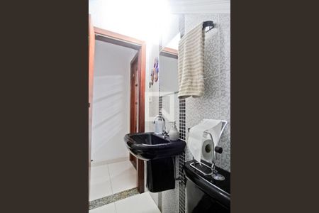 Lavabo de casa à venda com 4 quartos, 250m² em Vila Santa Delfina, São Paulo