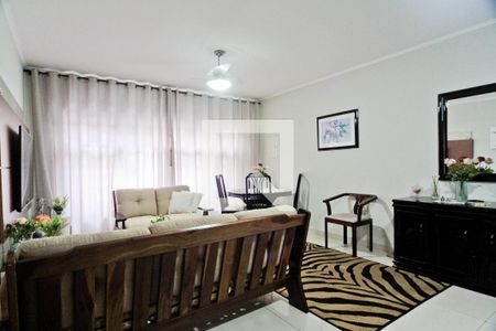 Sala de casa à venda com 4 quartos, 250m² em Vila Santa Delfina, São Paulo