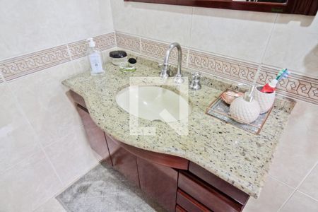 Casa à venda com 250m², 4 quartos e 2 vagasBanheiro da Suíte