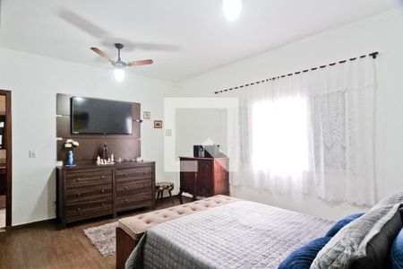 Casa à venda com 250m², 4 quartos e 2 vagasSuíte