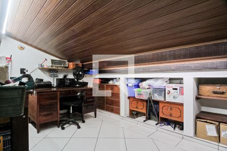 Casa à venda com 250m², 4 quartos e 2 vagasSótão