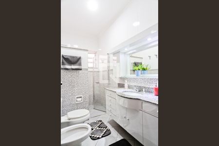 Casa à venda com 250m², 4 quartos e 2 vagasBanheiro