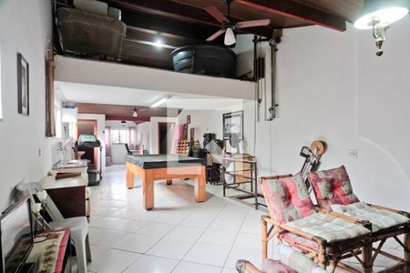 Casa à venda com 250m², 4 quartos e 2 vagasSótão