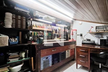 Casa à venda com 250m², 4 quartos e 2 vagasSótão