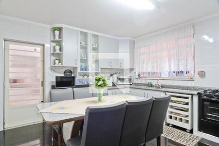Casa à venda com 250m², 4 quartos e 2 vagasCozinha