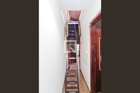 Casa à venda com 250m², 4 quartos e 2 vagasCorredor