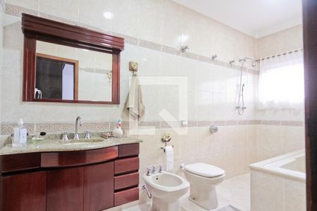 Casa à venda com 250m², 4 quartos e 2 vagasBanheiro da Suíte