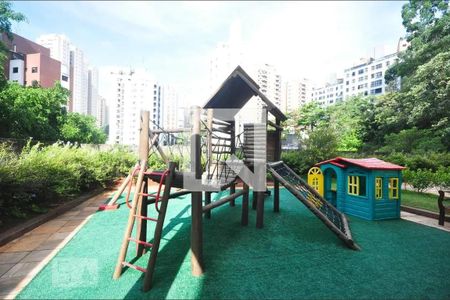 Apartamento à venda com 140m², 4 quartos e 4 vagasÁrea Comum - Playground