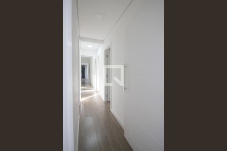 Corredor de apartamento à venda com 4 quartos, 140m² em Vila Suzana, São Paulo