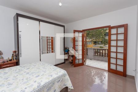 Casa à venda com 431m², 4 quartos e 8 vagas Casa à venda com 431m², 4 quartos e 8 vagasQuarto 4 - suíte