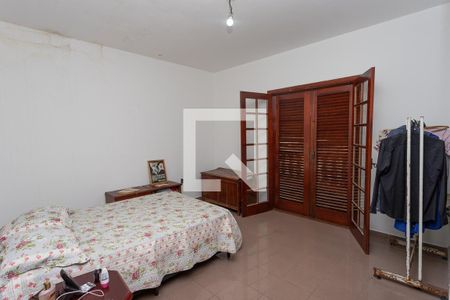 Casa à venda com 431m², 4 quartos e 8 vagas Casa à venda com 431m², 4 quartos e 8 vagasQuarto 3 - suíte