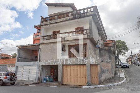 Casa à venda com 431m², 4 quartos e 8 vagas Casa à venda com 431m², 4 quartos e 8 vagasFachada