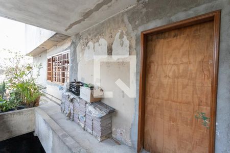 Casa à venda com 431m², 4 quartos e 8 vagas Casa à venda com 431m², 4 quartos e 8 vagasEntrada