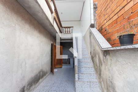 Casa à venda com 431m², 4 quartos e 8 vagas Casa à venda com 431m², 4 quartos e 8 vagasEscada para área de serviço / churrasqueira