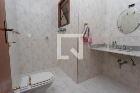 Casa à venda com 431m², 4 quartos e 8 vagas Casa à venda com 431m², 4 quartos e 8 vagasBanheiro social