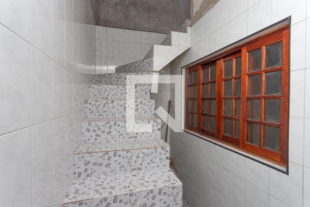 Casa à venda com 431m², 4 quartos e 8 vagas Casa à venda com 431m², 4 quartos e 8 vagasEscada interna para os quarto