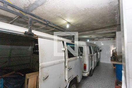 Casa à venda com 431m², 4 quartos e 8 vagas Casa à venda com 431m², 4 quartos e 8 vagasGaragem