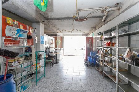 Casa à venda com 431m², 4 quartos e 8 vagas Casa à venda com 431m², 4 quartos e 8 vagasGaragem