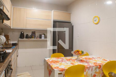 Casa para alugar com 280m², 3 quartos e 3 vagasCozinha