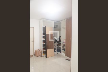 Casa para alugar com 280m², 3 quartos e 3 vagasCloset Suíte 1
