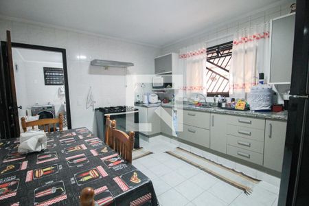 Casa à venda com 116m², 3 quartos e 3 vagascozinha