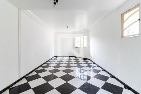 Sala de Casa com 3 quartos, 850m² Vila Campo Grande