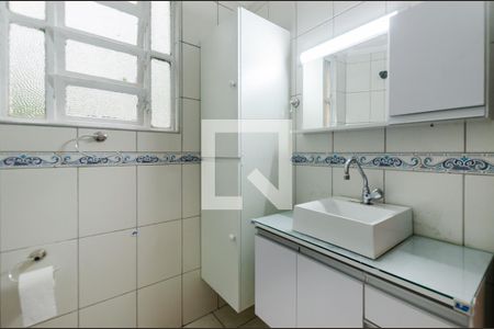 Banheiro de apartamento para alugar com 2 quartos, 62m² em Vila Belmiro, Santos