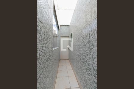 Casa para alugar com 55m², 2 quartos e sem vaga Casa para alugar com 55m², 2 quartos e sem vagaCorredor Externo